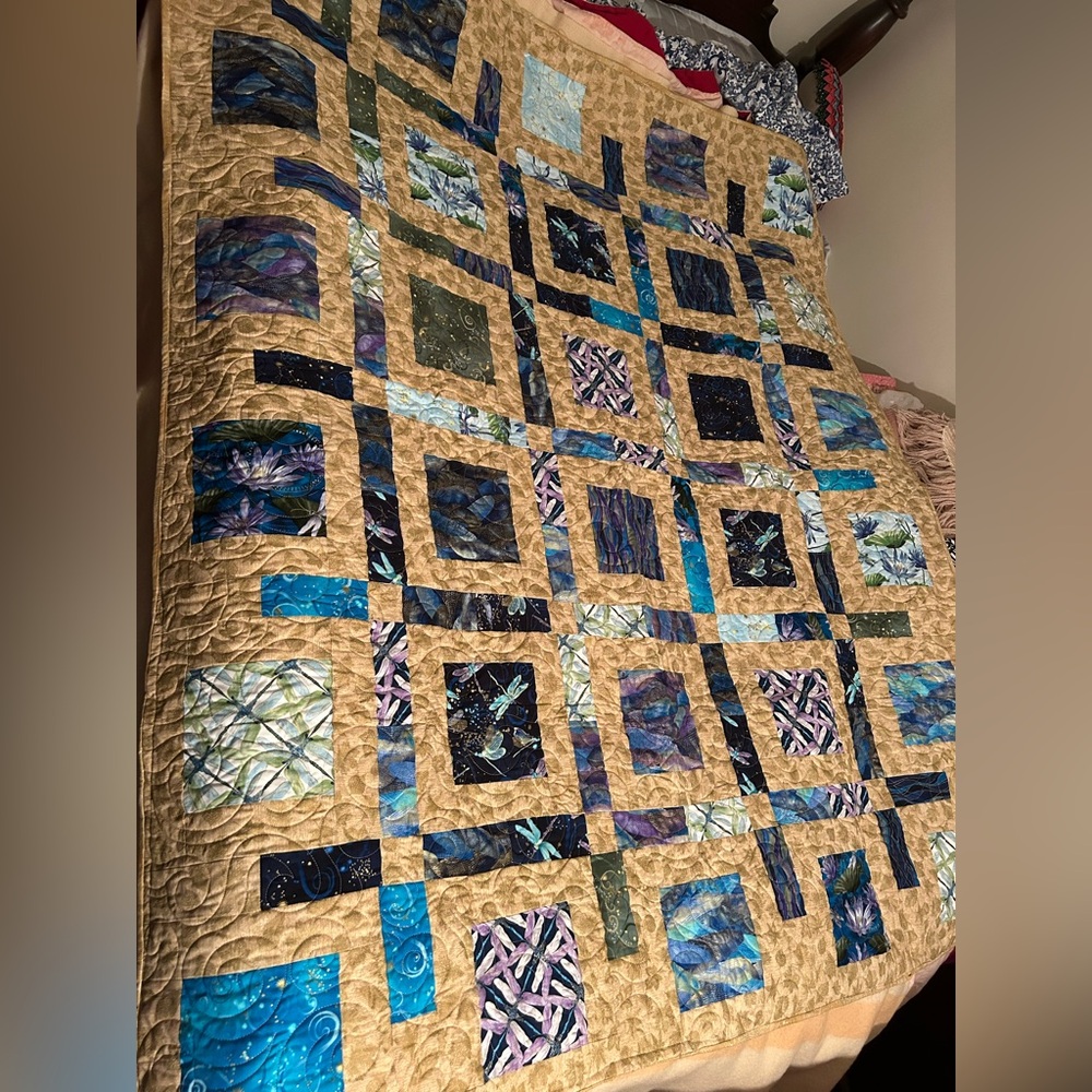 Homemade Patchwork Machine Sewn elegant Quilt, Single (67.5”x57.5”)